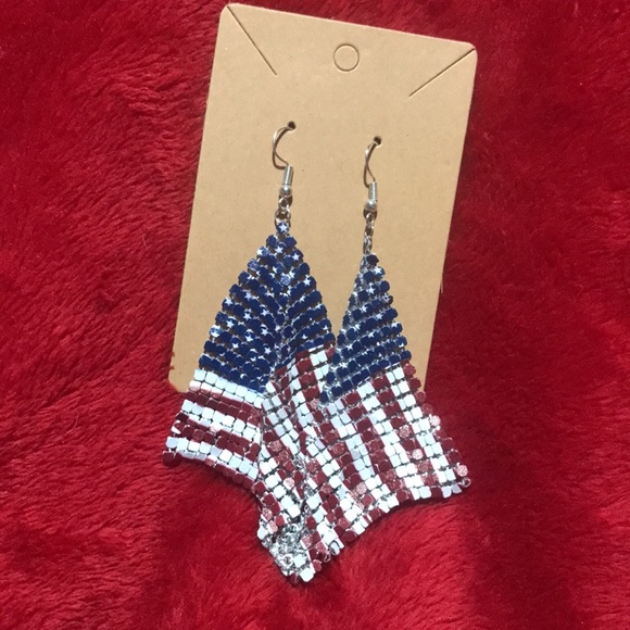 Dangling American flag slinky new in package earrings - Picture 3 of 7
